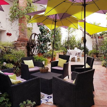 Le Presbytere Bed and Breakfast Rivesaltes Eksteriør billede