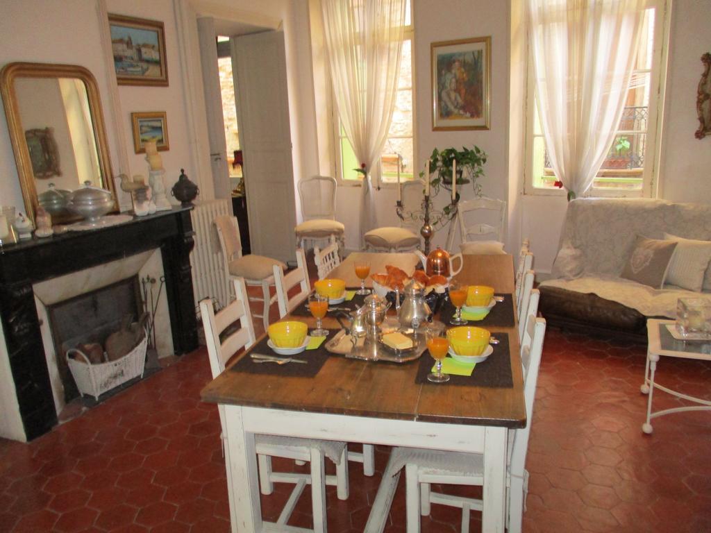 Le Presbytere Bed and Breakfast Rivesaltes Værelse billede