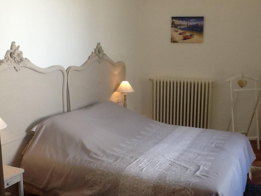 Le Presbytere Bed and Breakfast Rivesaltes Eksteriør billede